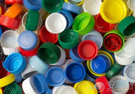 各類材質的廢棄塑料瓶蓋.png